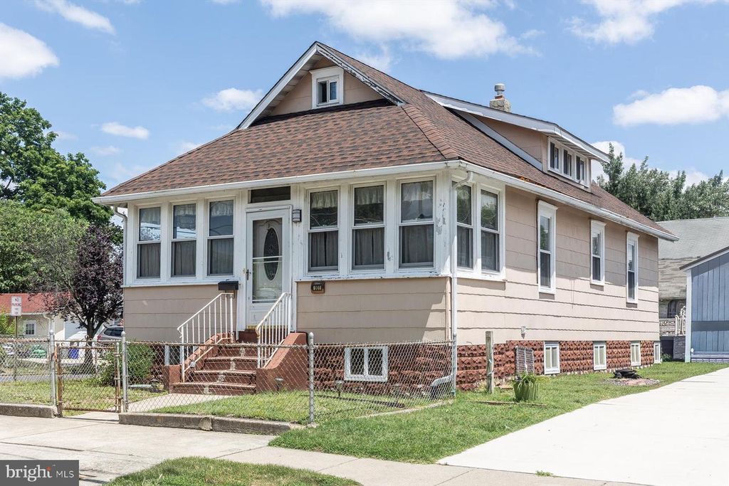 901 POWELL ST, Gloucester City, NJ 08030