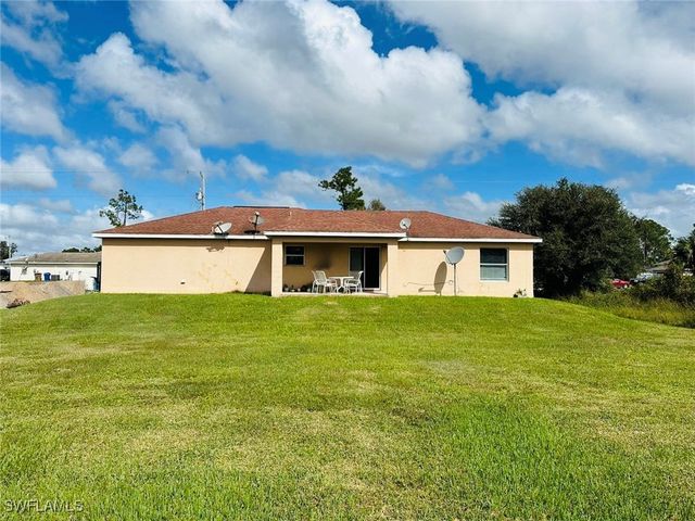 466 Redwing ST, Lehigh Acres, FL 33974