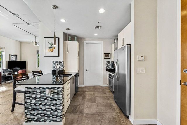 335 SE 6th Avenue 304, Delray Beach, FL 33483