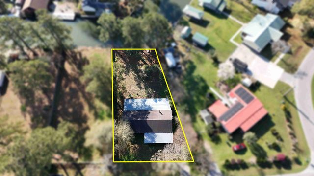 402 Lake Moultrie Drive, Bonneau, SC 29431