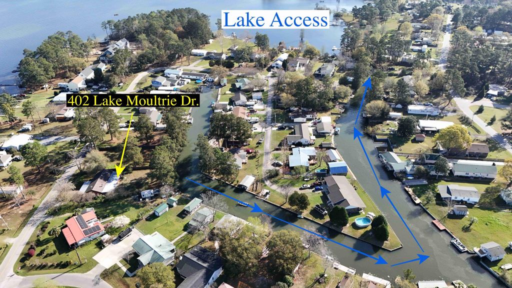 Image 1 of property listing at 402 Lake Moultrie Drive, Bonneau, SC 29431