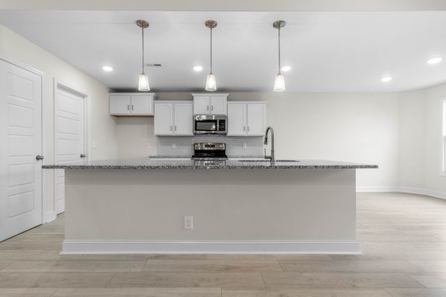 2628 Rafiki Dr, Clarksville, TN 37042