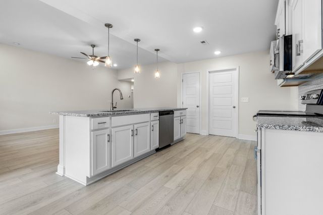 2628 Rafiki Dr, Clarksville, TN 37042