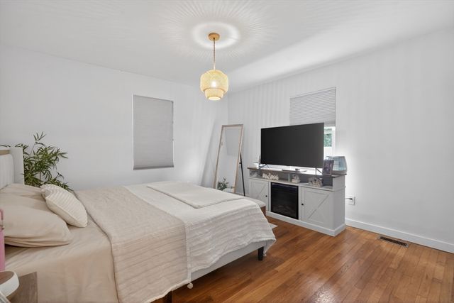 37 Blakely Ct, Fall River, MA 02720