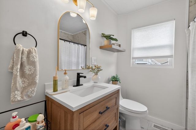 37 Blakely Ct, Fall River, MA 02720