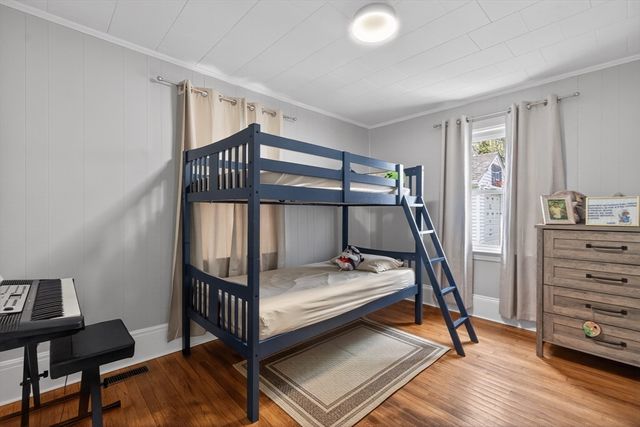 37 Blakely Ct, Fall River, MA 02720