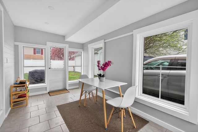 37 Blakely Ct, Fall River, MA 02720