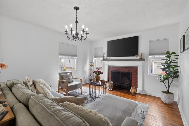 37 Blakely Ct, Fall River, MA 02720