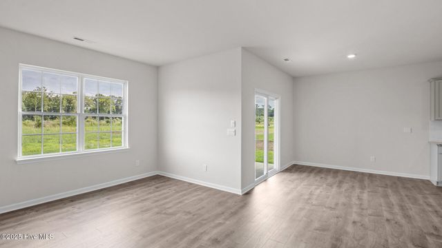 2014 Minnette Circle, New Bern, NC 28562