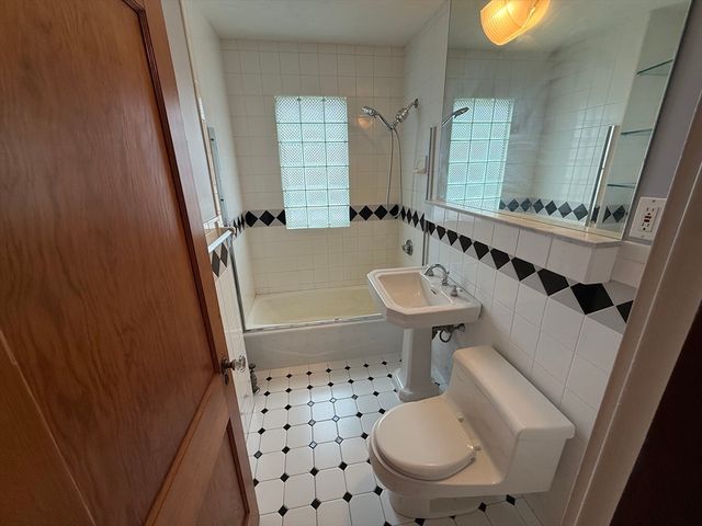 68 Templeton Parkway 68, Watertown, MA 02472