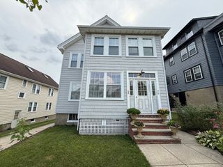 68 Templeton Parkway 68, Watertown, MA 02472