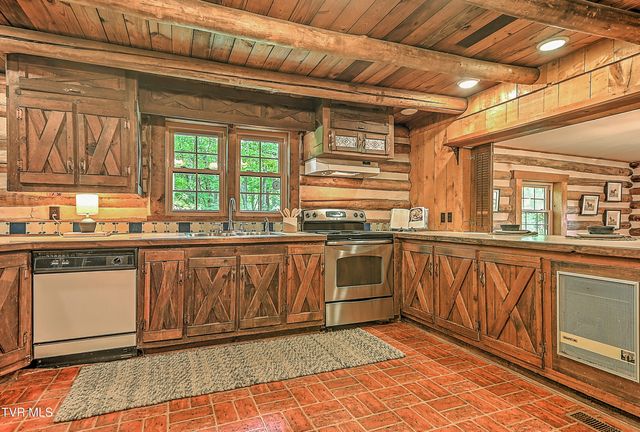 11066 Mount Calm Drive, Glade Spring, VA 24340