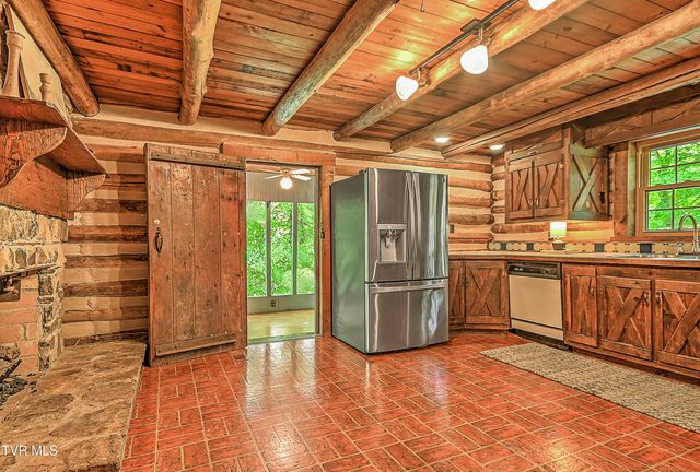 11066 Mount Calm Drive, Glade Spring, VA 24340