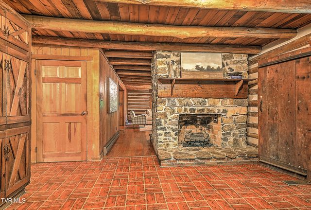 11066 Mount Calm Drive, Glade Spring, VA 24340