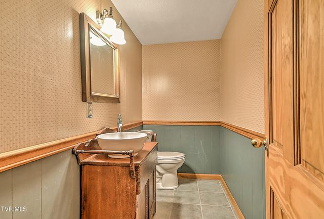 11066 Mount Calm Drive, Glade Spring, VA 24340