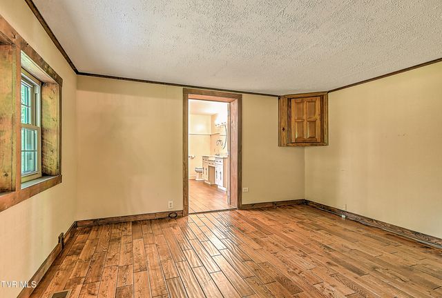 11066 Mount Calm Drive, Glade Spring, VA 24340
