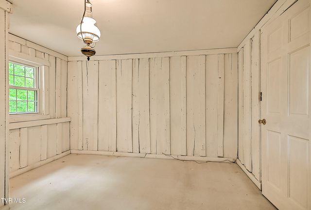 11066 Mount Calm Drive, Glade Spring, VA 24340