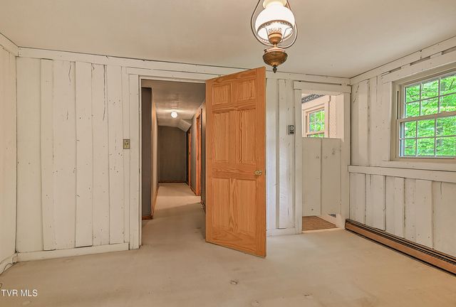 11066 Mount Calm Drive, Glade Spring, VA 24340