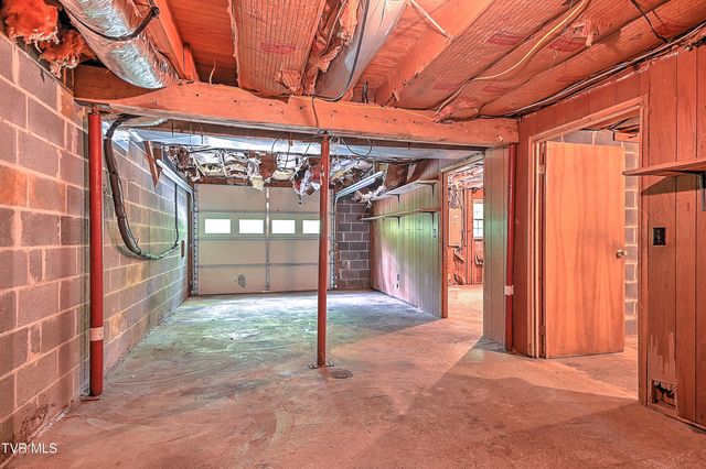 11066 Mount Calm Drive, Glade Spring, VA 24340
