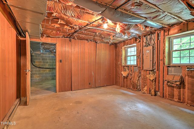11066 Mount Calm Drive, Glade Spring, VA 24340