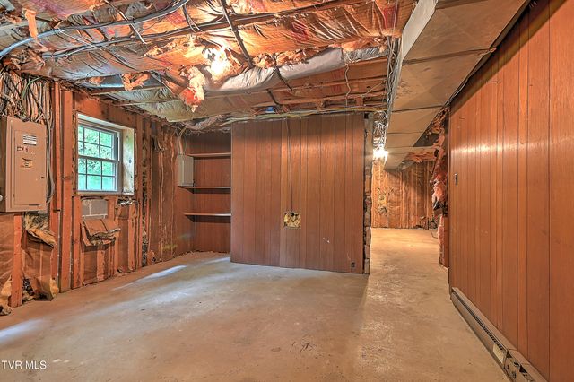 11066 Mount Calm Drive, Glade Spring, VA 24340