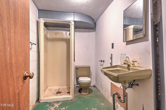 11066 Mount Calm Drive, Glade Spring, VA 24340
