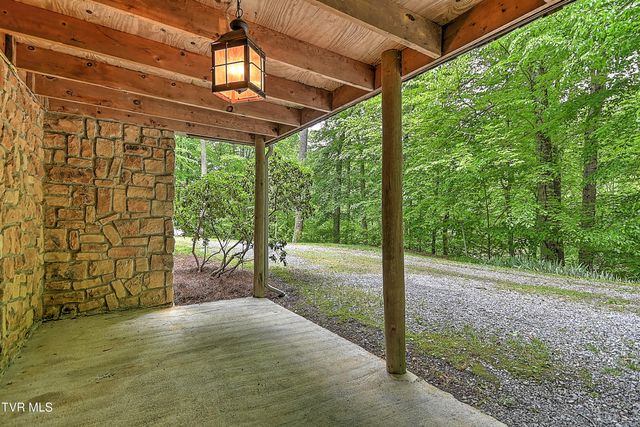 11066 Mount Calm Drive, Glade Spring, VA 24340