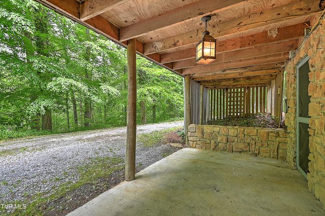 11066 Mount Calm Drive, Glade Spring, VA 24340