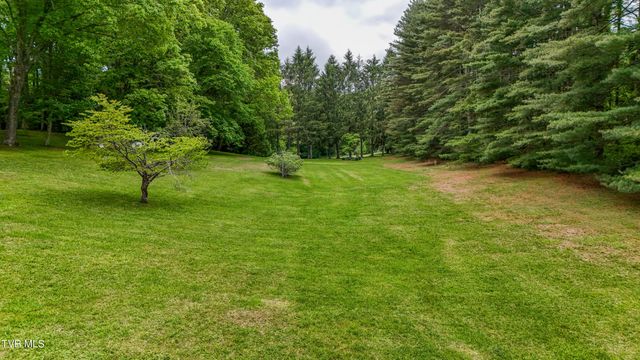 11066 Mount Calm Drive, Glade Spring, VA 24340
