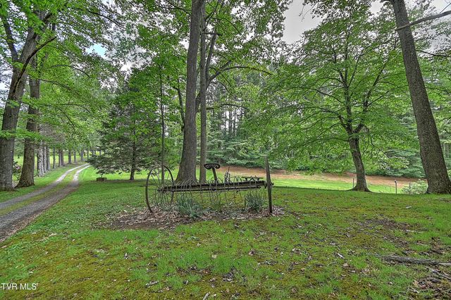 11066 Mount Calm Drive, Glade Spring, VA 24340