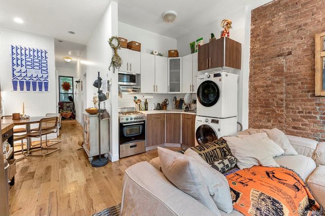 887 Lafayette Avenue, Brooklyn, NY 11221