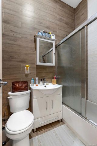 887 Lafayette Avenue, Brooklyn, NY 11221