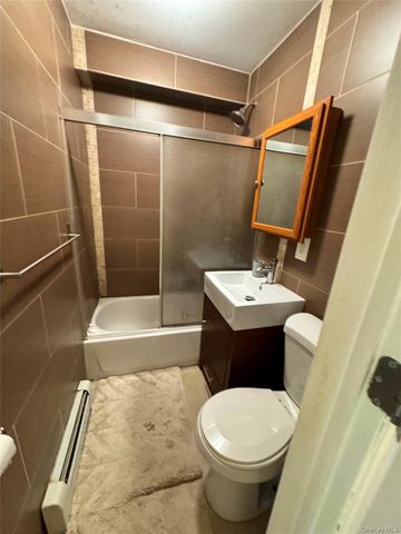 887 Lafayette Avenue, Brooklyn, NY 11221
