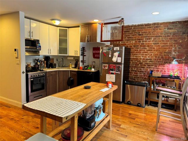 887 Lafayette Avenue, Brooklyn, NY 11221