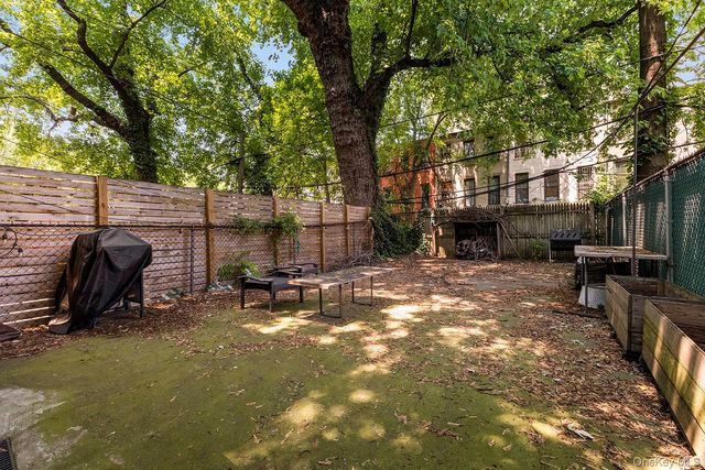 887 Lafayette Avenue, Brooklyn, NY 11221