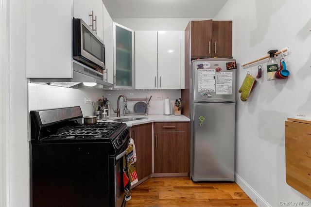 887 Lafayette Avenue, Brooklyn, NY 11221