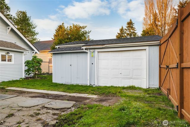 5033 S I Street, Tacoma, WA 98408