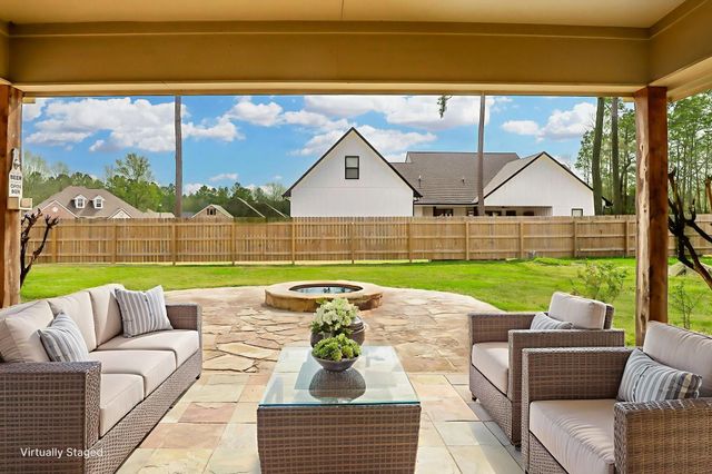 127 Copperwood Loop, Lufkin, TX 75901