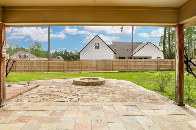 127 Copperwood Loop, Lufkin, TX 75901