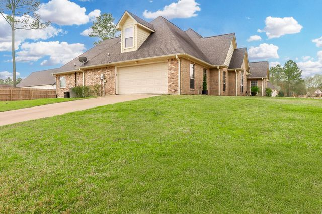 127 Copperwood Loop, Lufkin, TX 75901