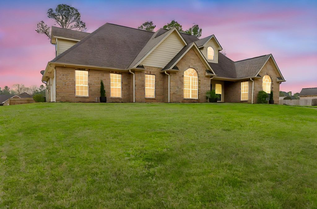 127 Copperwood Loop, Lufkin, TX 75901