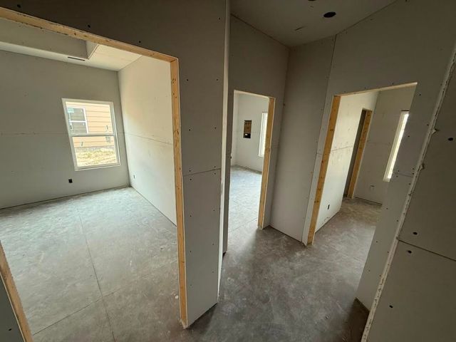 8962 E Joshua St, Bel Aire, KS 67226