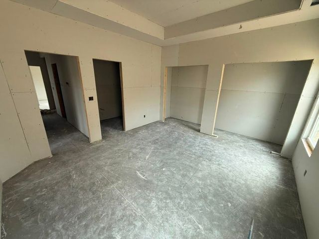 8962 E Joshua St, Bel Aire, KS 67226