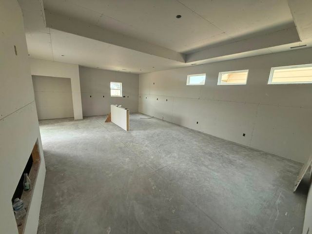8962 E Joshua St, Bel Aire, KS 67226