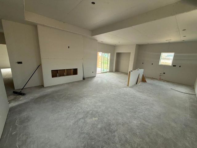 8962 E Joshua St, Bel Aire, KS 67226