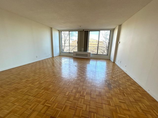 44 Washington St 611, Brookline, MA 02445