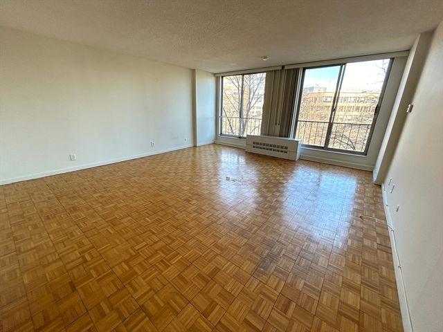 44 Washington St 611, Brookline, MA 02445