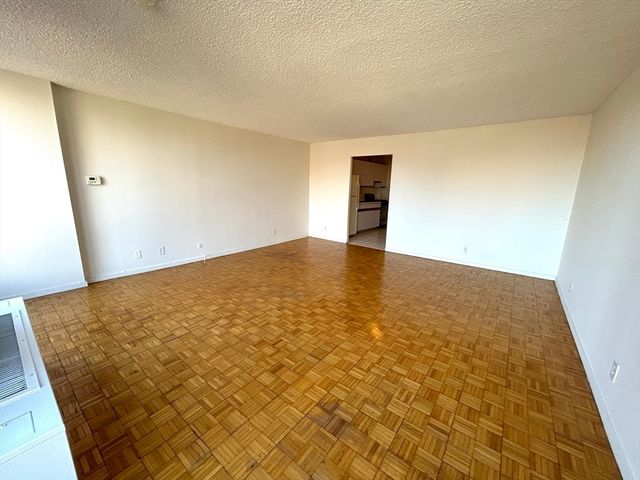 44 Washington St 611, Brookline, MA 02445