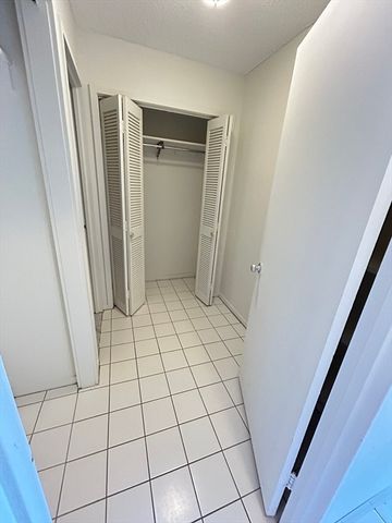 44 Washington St 611, Brookline, MA 02445