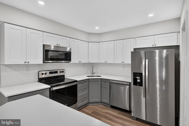 28 IPSWICH PL, Sewell, NJ 08080
